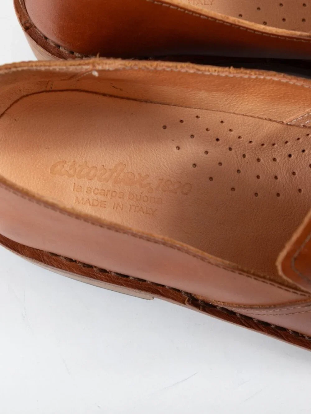 Men's Classic Tan Leather Slip-On Loafers